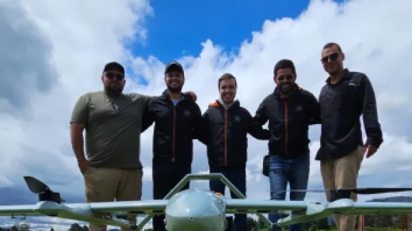 Aeronáutica Civil aprueba la primera empresa para transportar carga liviana con drones en Colombia