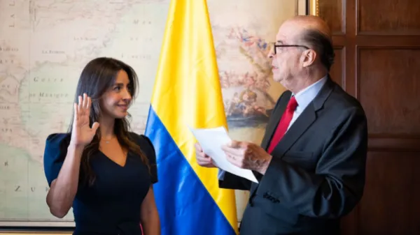 La gestión del excanciller Álvaro Leyva en la designación de la esposa del capturado Álex Vernot en un alto cargo diplomático