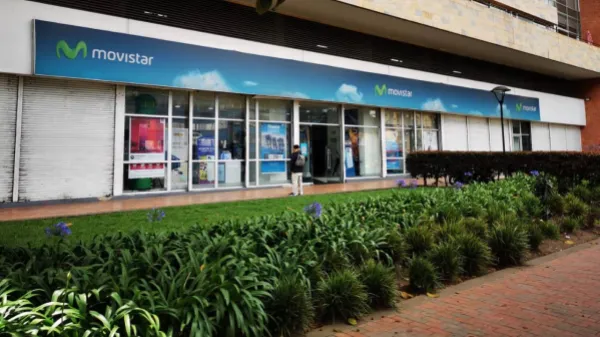 Sancionan con multa millonaria a Movistar por impedir el cambio de operador con deuda artificial a sus usuarios