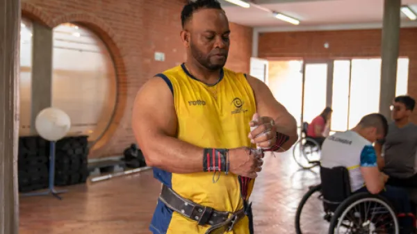 Del campo minado al podio paralímpico: la historia del sargento Torres