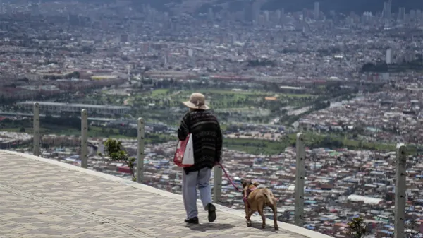 En 2024, pobreza monetaria bajó en Colombia a 31,8 por ciento de la población