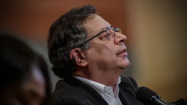 "La nueva violencia quiere matar a su presidente": Gustavo Petro vuelve a señalar a la 'Junta del Narcotráfico'