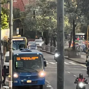 Los bogotanos duraron cinco días metidos en un trancón durante el año pasado