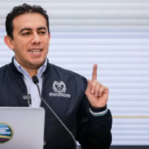 El reversazo de Alexander Vega, registrador nacional, porque lo esperaba una protesta