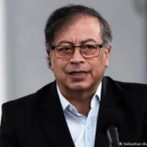 Gustavo Petro advierte a EMC: paz o morir como Pablo Escobar