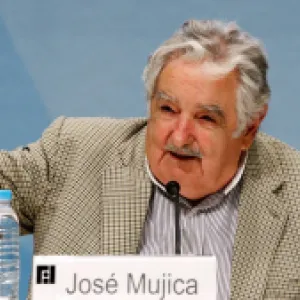 José Mujica anuncia que tiene cáncer de esófago