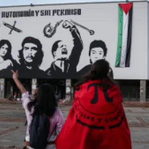 Amenazan a lideresa de la Universidad Nacional que se tomó fotos con Leopoldo Múnera