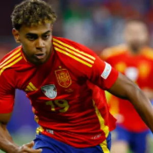 ¿Lamine Yamal no podrá jugar ante Albania por ser menor de edad?