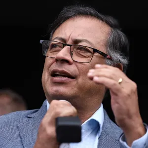 "Cinco politiqueros pagos no van a hundir la democracia": presidente Gustavo Petro sobre la formulación de cargos del CNE