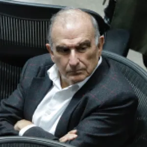 Humberto de la Calle renunció a su curul en el Senado