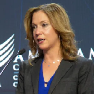 'En una renegociación del TLC con Estados Unidos, podemos salir trasquilados': María Claudia Lacouture