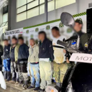Con dólares y lingotes de oro falsos: así sorprendieron a la banda de secuestradores Los Comapán en el Cauca