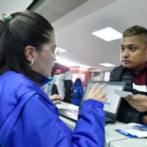 Desempleo bajó a 9,6 por ciento en marzo de 2025, el más bajo de ese mes desde 2016
