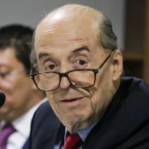 "Algo se está cocinando en mi contra": nueva carta de Álvaro Leyva denuncia amenazas contra él y su familia