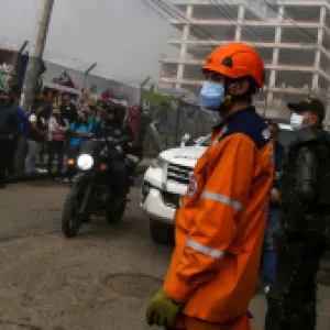 Momentos de pánico por incendio en una clínica de Montería: evacuaron a 145 pacientes, algunos en estado crítico