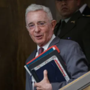 Jueza negó precluir proceso contra Álvaro Uribe en caso del ‘hacker’ Andrés Sepúlveda, ¿por qué? 