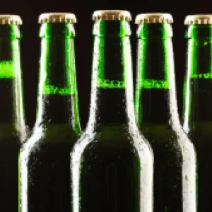 ¿Se encogieron las gaseosas? SIC sancionó a Postobón por vender productos con menos contenido del declarado