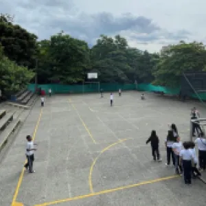 Dos colegios colombianos, entre los finalistas del premio a la Mejor Escuela del Mundo 2025: así puede darles su voto