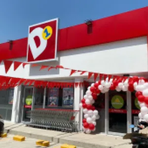 ¿Qué está pasando con Tiendas D1? La empresa se defiende de denuncias de explotación laboral