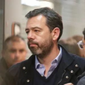Carlos Fernando Galán se pronunció sobre las fotos suyas en el celular del menor que disparó contra Miguel Uribe Turbay