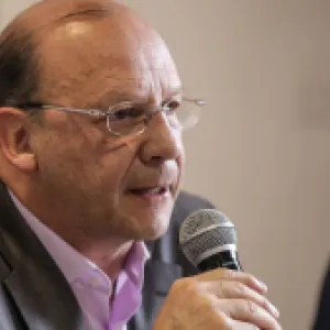 Ministro de Hacienda anuncia nueva reforma tributaria