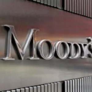 "Es una advertencia sobre el deterioro fiscal del país": las reacciones a la rebaja de calificación de Moody’s a Colombia
