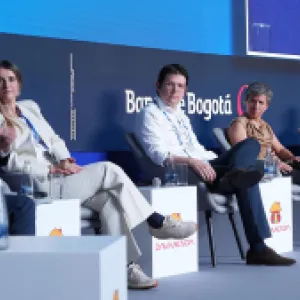 ¿Recorte de gastos o nueva tributaria? Las propuestas de los precandidatos a la Presidencia 