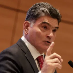 "No es con papeletas, tampoco con pataletas, es con elecciones": procurador Gregorio Eljach sobre asamblea constituyente