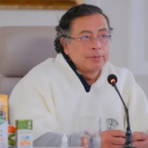 "Es otra leyvada más, pero hecha por otros": presidente Petro niega haber visitado a alias Fito en Ecuador