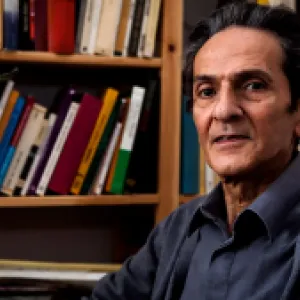 "Cuando la literatura funciona es un teatro del alma": Luis Fayad