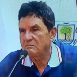 Testigo en juicio a Álvaro Uribe fue grabado ensayando su declaración