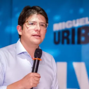 Juez dictó medida de aseguramiento a Carlos Mora González, nuevo vinculado al atentado contra Miguel Uribe
