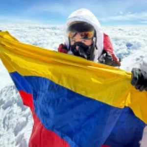 “En el último tramo se me olvidó que estaba enferma, cansada, con hambre: te vuelves uno con la montaña”: Margarita Moreno, la primera colombiana en escalar las cumbres más altas de cada continente 