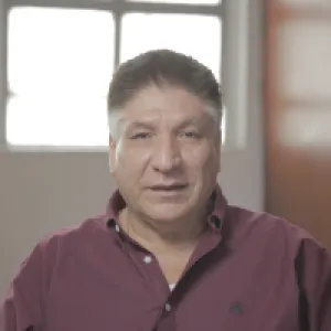 "Cualquiera pide perdón a cambio de 50 millones de pesos mensuales y una curul en el Congreso": Sigifredo López 