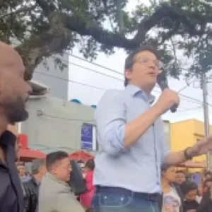 “Me escondo como una rata”: Víctor Mosquera, edil que acompañaba a Miguel Uribe el día del atentado, denuncia amenazas 