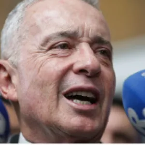 🔴 En vivo: Audiencia contra el expresidente Álvaro Uribe Vélez, hoy 8 de julio de 2025