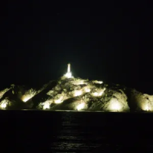 El Morro de Santa Marta se ilumina en honor a los 500 años de la ciudad