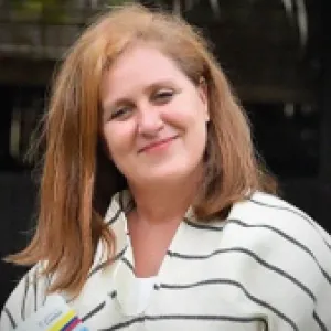 Eva Ferrer, quien fue cercana a Verónica Alcocer, regresa al Gobierno: será asesora en el Dapre