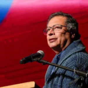 "Este gobierno no está arrodillado a Thomas Greg": el presidente Gustavo Petro cuestiona investigación de la Procuraduría en caso de los pasaportes