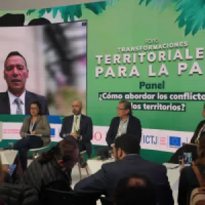 “Una gran parte de los grupos armados ya no responden a causas políticas, sino a intereses económicos”: ministro de Defensa