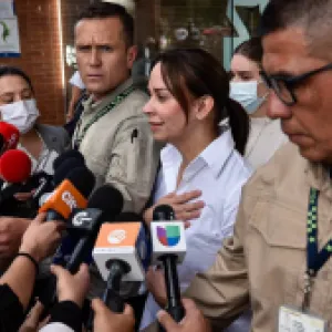 "Salió bien y está estable": esposa de Miguel Uribe sobre la nueva cirugía de este 3 de julio