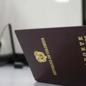'Hoy no se ha firmado el contrato con Portugal para los pasaportes': jefe de Despacho, Alfredo Saade