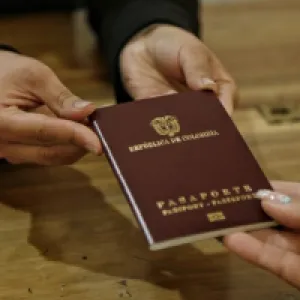 ¿Cómo se fabrica un pasaporte? Así se produce uno de los documentos más seguros del mundo