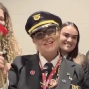 La emotiva despedida en El Dorado a Maribel Porras, la primera mujer piloto de Avianca