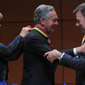 Falleció Carlos Angulo Galvis, exrector de la Universidad de los Andes y referente de la educación en Colombia