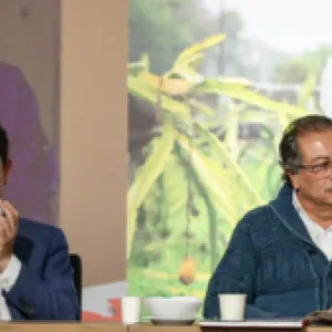 Gustavo Petro acusó a Luis Carlos Reyes de ser "cómplice del genocidio en Gaza" y el exministro lo contradijo