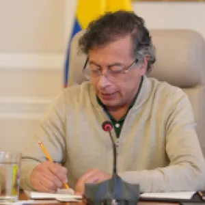 "Desconfío de la transparencia de las elecciones de 2026": presidente Gustavo Petro en medio de incertidumbre por fabricación de pasaportes