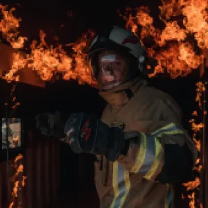 Bombero colombiano musulmán fue despedido por su barba; la Corte le devolvió su trabajo