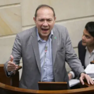 Antonio Sanguino sí irá a juicio por 'carrusel de la contratación' en Bogotá; el ministro de Trabajo se pronunció