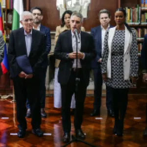 ¿Más plata para las regiones? Lo que busca el referendo de autonomía y las alertas de economistas